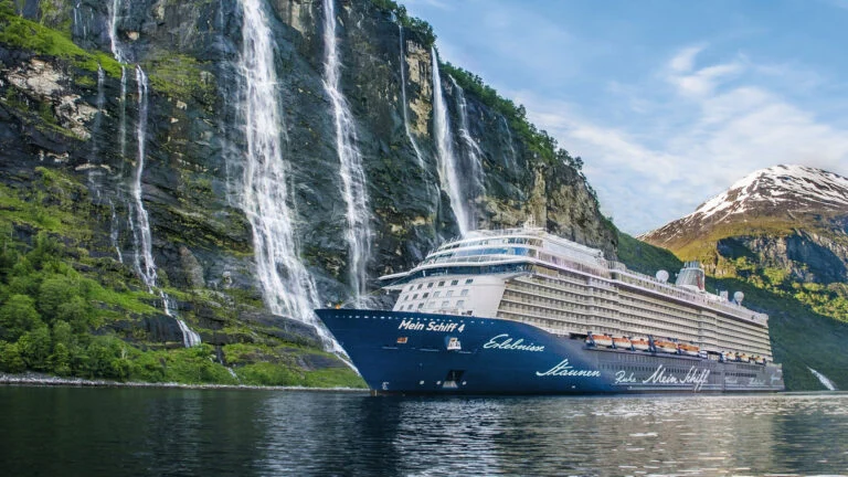 Mein Schiff 4